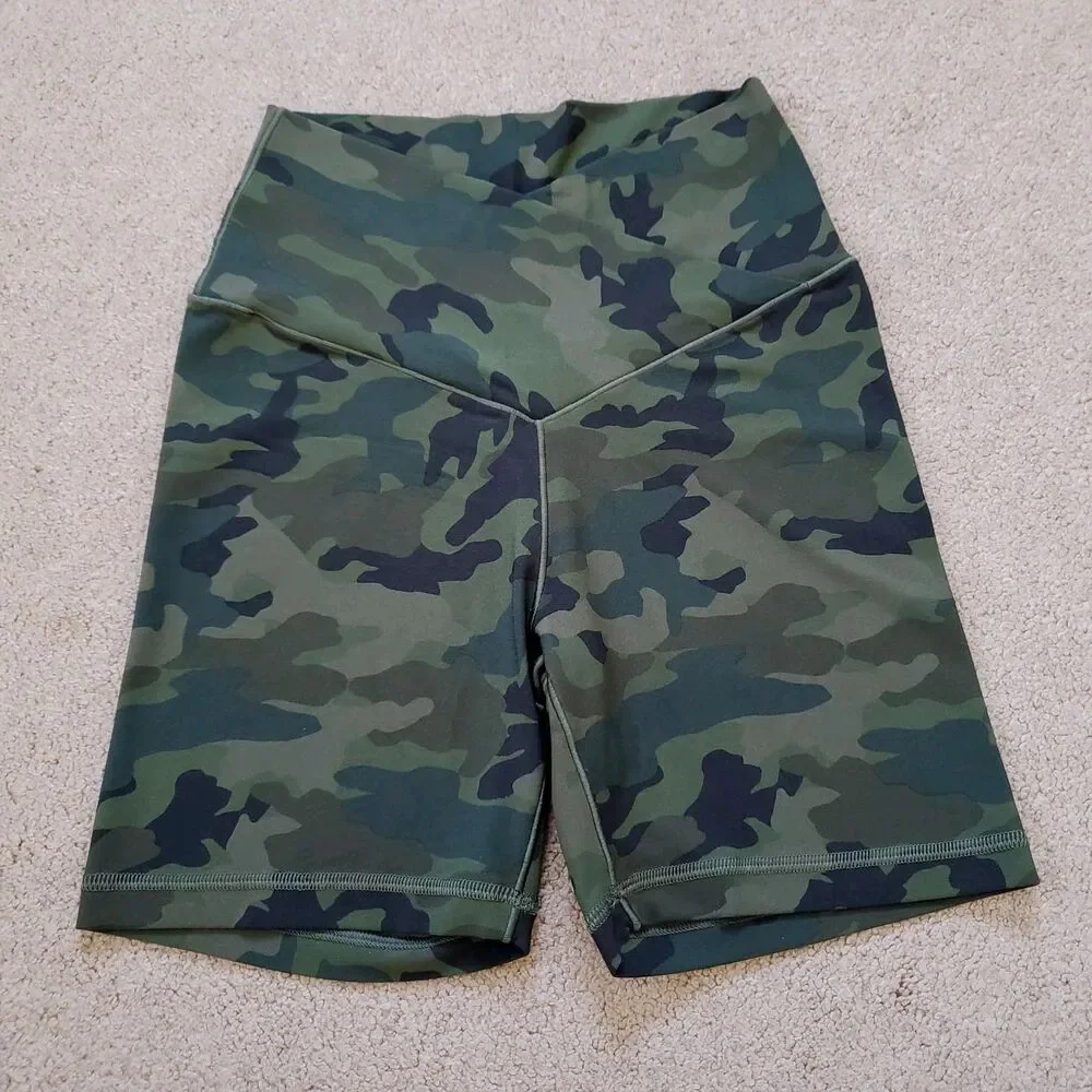 OFFLINE By Aerie Real Me Crossover High Waisted 3" Bike Short Camouflage Size M - Picture 2 of 7